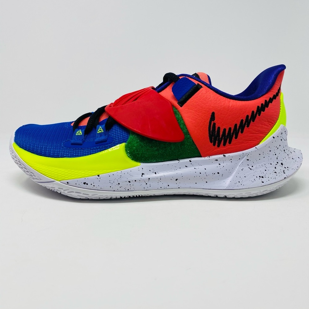 Nike Kyrie Low 3 NY vs. NY Special Edition - Picture 5 of 6